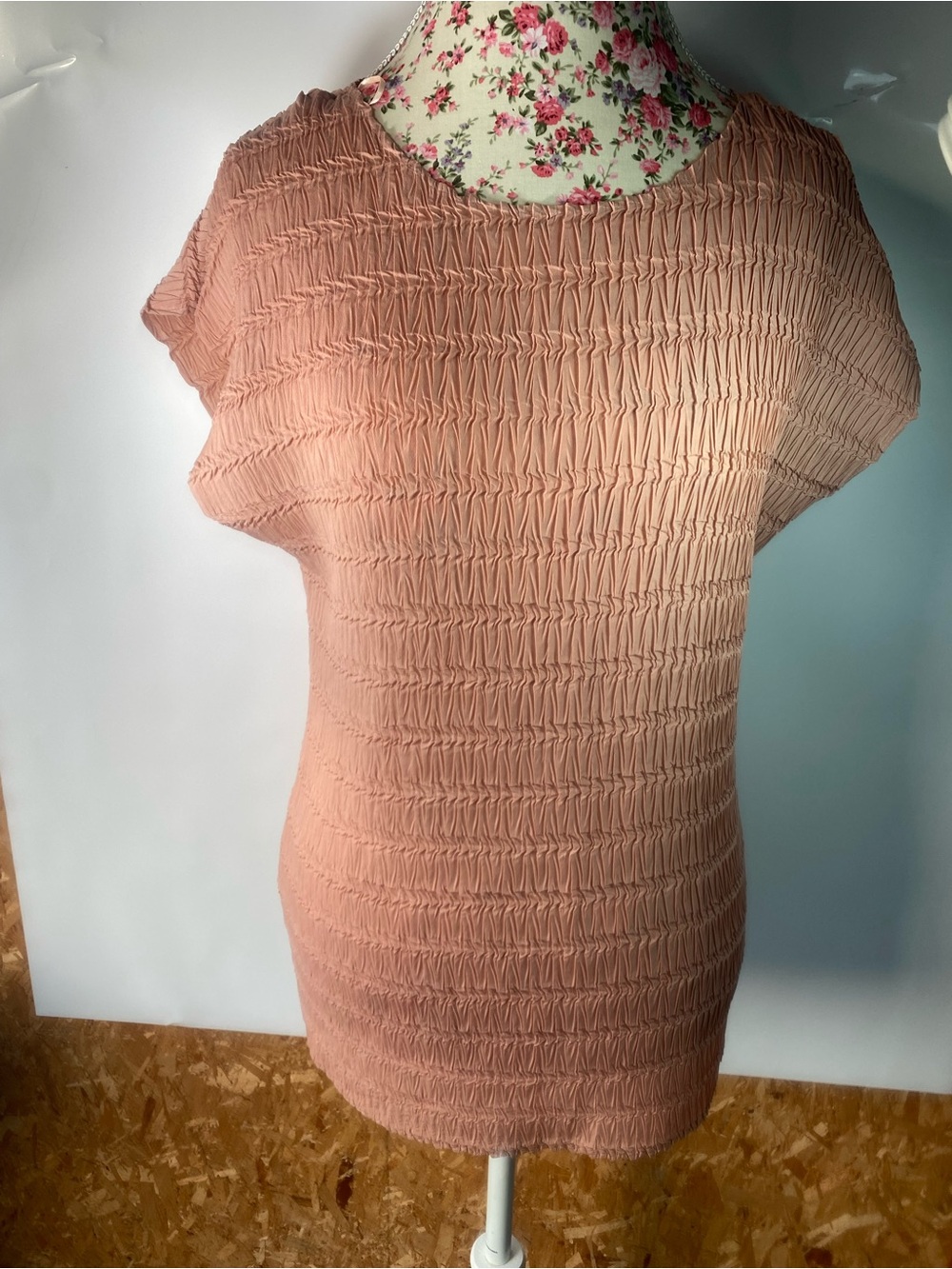 T Tahari Peony Pink Smocked Short Sleeve Tunic